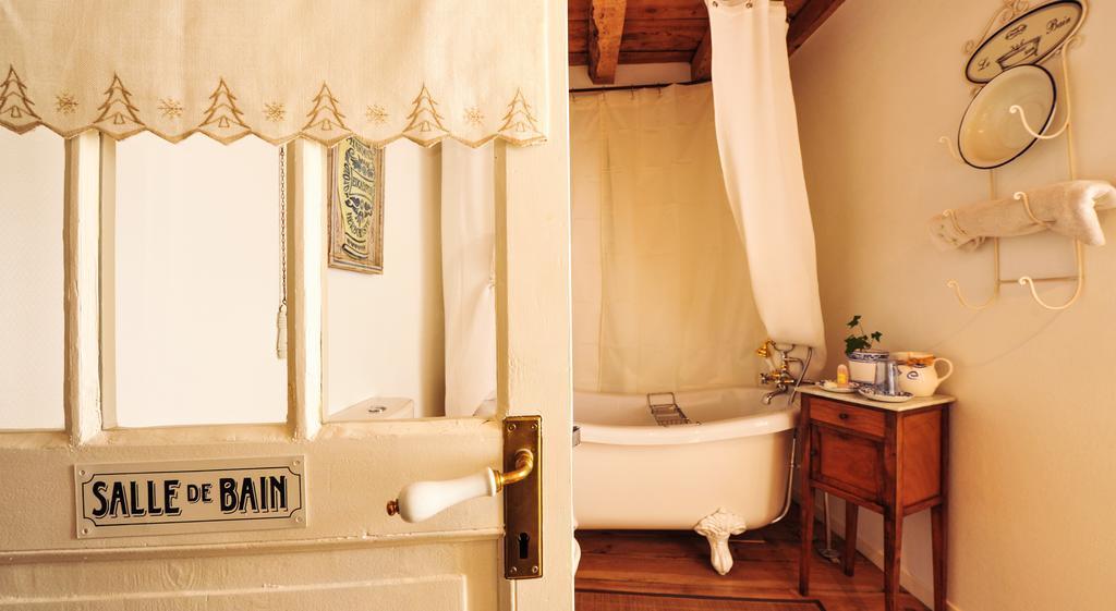 Les Petites Vosges Bed and Breakfast Bagnères-de-Bigorre Værelse billede