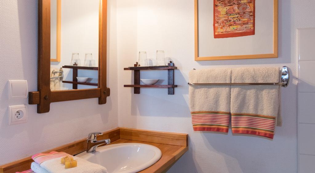 Les Petites Vosges Bed and Breakfast Bagnères-de-Bigorre Værelse billede