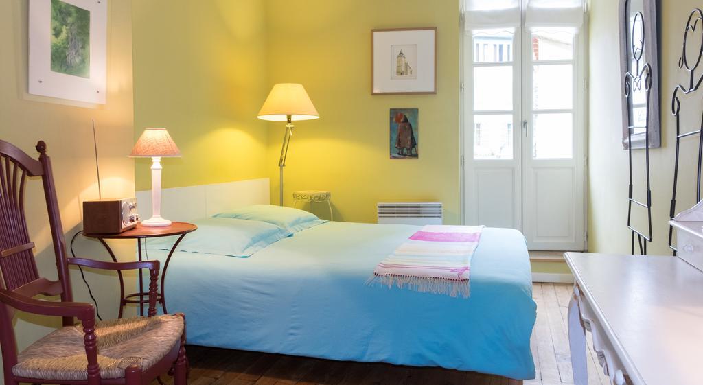Les Petites Vosges Bed and Breakfast Bagnères-de-Bigorre Værelse billede