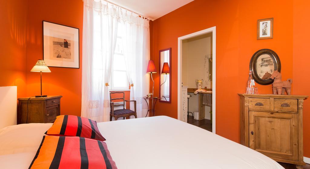 Les Petites Vosges Bed and Breakfast Bagnères-de-Bigorre Værelse billede
