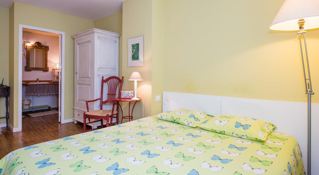 Les Petites Vosges Bed and Breakfast Bagnères-de-Bigorre Værelse billede